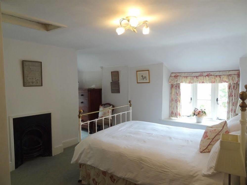 Huxham Farmhouse East Pennard Exterior photo